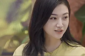 景甜和林允新综艺太拼！公开素颜证件照比美，秃头油光满面太真实图片