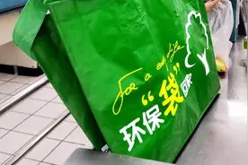 3样菜套4层袋？北京一些小店还在“敞开免费”供应塑料袋图片