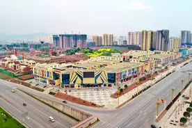 四川广安邻水县常住人口数据：县城鼎屏镇约24万人，一骑绝尘图片