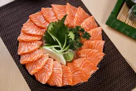 北京三文鱼检测出新冠，注意7种食物不能给孩子吃图片