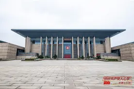 “修好共产党人心学”采访团首日走进嘉兴南湖革命纪念馆图片