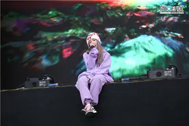 乃万 图集｜2020#青岛凤凰音乐节#10月2日在青岛西海岸新区开唱图片