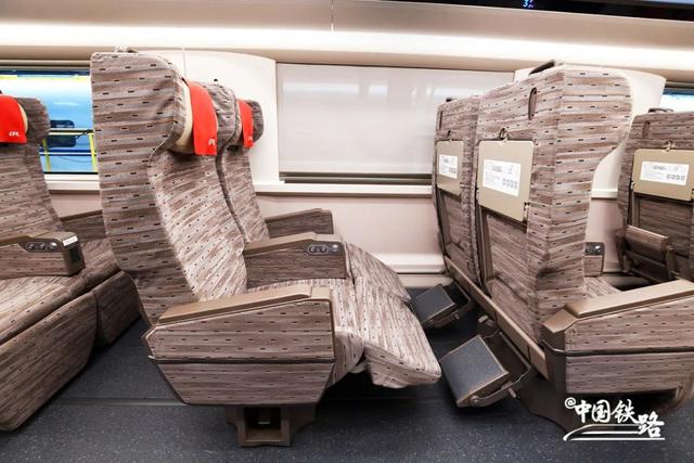 增设静音车厢,usb充电口!复兴号智能动车组在京沪等高铁开行