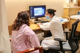 为啥女性内裤上，总有黄色分泌物，是什么呢？妇科医生说出实情图片