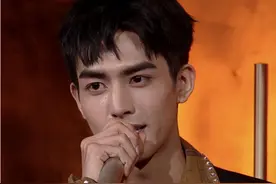宋威龙回应皮肤变差的原因，闭口痘痘该如何调理？图片