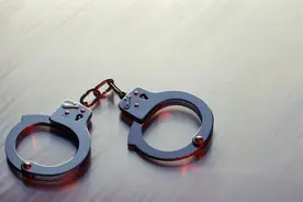 已婚女子与情人在宾馆约会后身亡，竟是因为“零花钱”图片