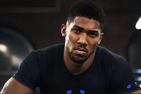 拳王约书亚是怎样把自己“作死”的图片