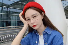 沈梦辰郑希怡穿同款连体裤 一位清纯一位气场全开图片