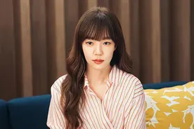 我和老婆年薪150万，但她回娘家总装穷，岳母去世我才理解她做法图片