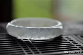 玉手镯有棉絮好不好？该如何保养？图片