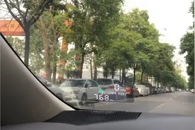 中级车雷凌改装圆盾hud抬头显示驾驶体验图片