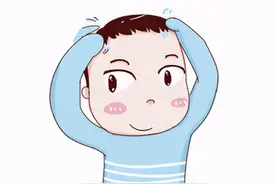 宝宝总是打自己的头是怎么回事？家长应该如何处理？图片