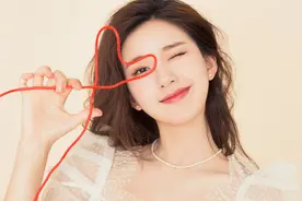 赵露思甜美迷人，微笑太让人暖心，爱了，爱了图片