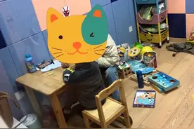 1岁半时发现孩子喜欢一个人玩，一查竟是这种病，杭州妈妈：崩溃、抑郁，但必须坚持图片