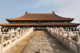 北京故宫72万平方米，为什么除了御花园，其它地方都寸草不生？图片