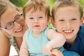 男孩究竟该穷养还是富养？主要还得看这2点，别等10年之后再后悔图片