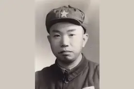 八大军区六个司令都是将军手下，听闻他去世，许世友哭得晕倒在地图片