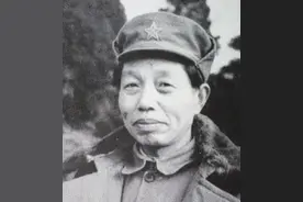 毛主席称他“谭老板”，军中威望堪比粟裕，三野上下对他畏惧不已图片