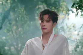 王嘉尔为辱华电影献唱，粉丝狂吹与漫威合作很牛，爱国人设崩塌图片