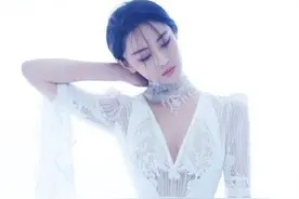 张馨予才是“性感尤物”，穿透视裙秀S曲线，身材堪比“过山车”图片
