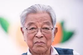 褚时健：71岁锒铛入狱，女儿自杀，84岁靠种地成为千万富翁，凭啥图片