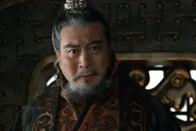 三国著名的“狗头军师”，喜欢出些馊主意，坑完袁绍又坑他的儿子图片