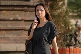 街上光彩照人的美女，眼前一亮！给你时尚自信的感觉图片