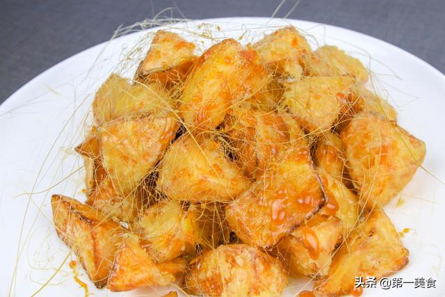 拔丝地瓜的做法（厨师长教你拔丝红薯做法）