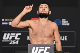 小鹰悬了！以极端方式快速减重13斤，身体状态堪忧或被平头爆冷图片