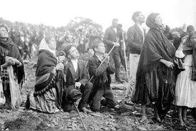 美国最诡异的一天：6个州不见太阳却被血月笼罩，专家：不是月食图片