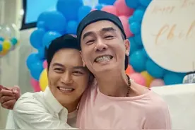 张智霖生日竟抱陈小春，袁咏仪吃醋发文吐槽，被应采儿约着买包图片