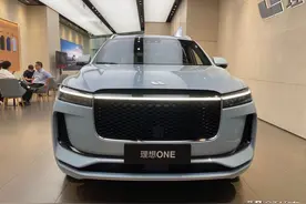 到店体验理想ONE，内饰质感不输BBA，驾驶质感给人惊喜图片