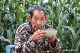 三舅的故事，一辈子光棍，但是做儿子没话说，姊妹9个都要汗颜图片
