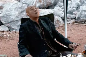 孙红雷是他的贵人，吴京是他发小，《扫黑风暴》捧红周晓鸥图片