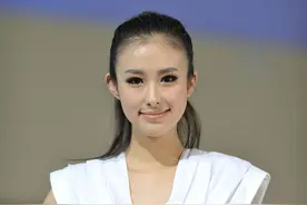 翟凌不愧为“中国第一车模”，身材真哇塞，32岁身材依然如少女图片