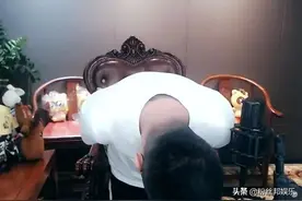 于利退网后现身快手，为老婆直播间拉人气，要把利嫂捧成“一姐”图片
