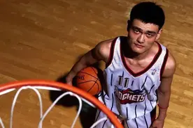 姚明心中的历史最佳阵容，OK组合上榜，媒体：小前锋换个人吧图片