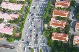 注意！随意变道将被“全程追踪”！图片