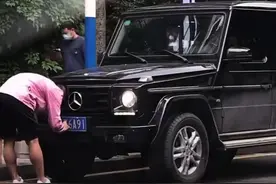 “国足”座驾太豪横：人均保时捷，一辆名牌车顶女足王霜8年工资图片