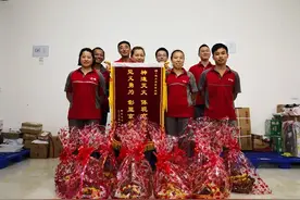 传递正能量，“快递哥”变身“救火哥” ！图片