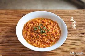 爆炒一锅虫草花，朋友笑称太豪气，味道口感虽好，但价格天差地别图片