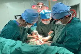 哈医大一院发挥多学科优势开展“一站式”心脑血管联合手术成功治疗复杂心脑血管疾病图片