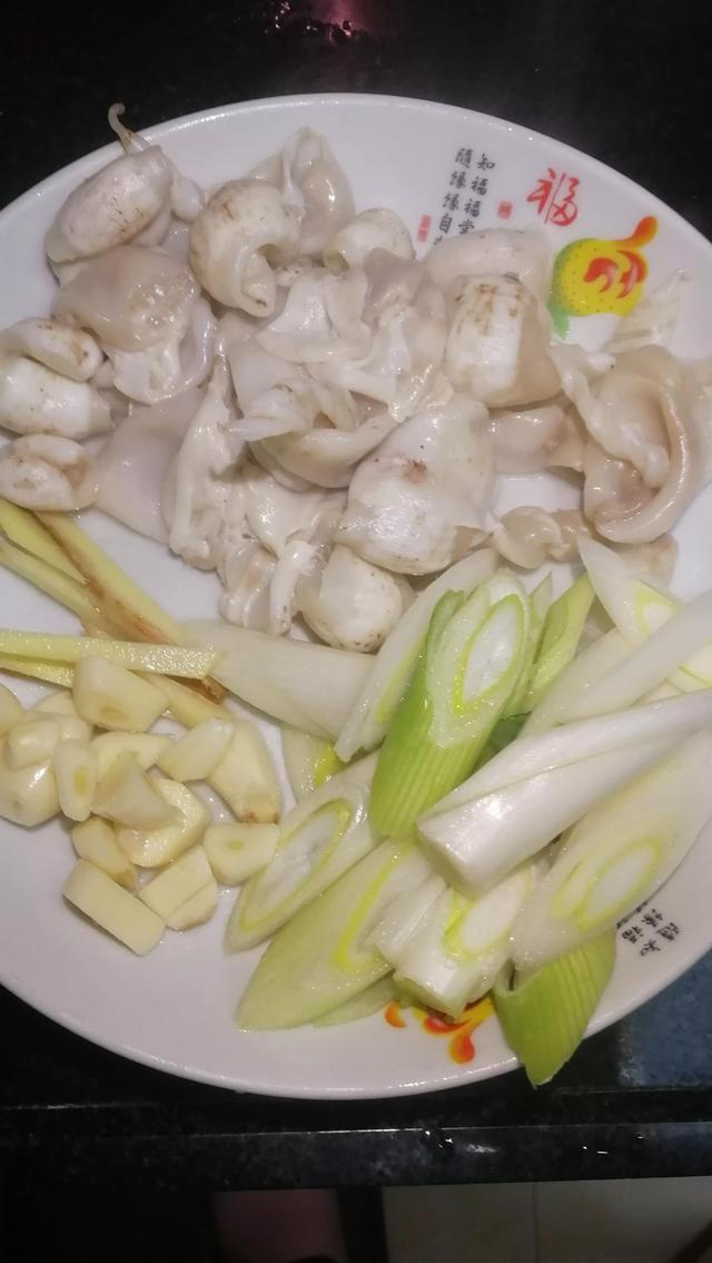 新鲜鱼鳔排骨炖汤的做法 2025年新鲜鱼鳔排骨炖汤的做法窍门