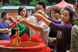 四月初八是“浴佛节”，老传统不要丢，吃2物做3事，寓意平平安安图片