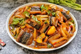秋天，吃牛羊肉不如吃鳝鱼，肉嫩刺少，高蛋白低脂肪，再贵也得吃图片