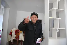 103岁老人一口气走2里路，100岁还走街串巷捡破烂，2种东西从不碰图片