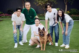陈婷晒全家福感叹一家五口聚齐不容易，71岁张艺谋穿增高鞋成亮点图片