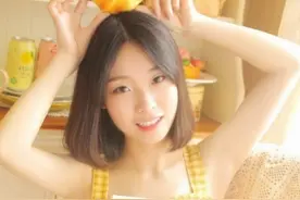 可爱美少女居家生活写真，青春活泼元气满满图片