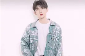 王源身穿上牛仔外套，彰显满满男友风图片
