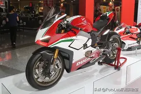 8分钟第一死亡视角：满血体验Ducati Panigale V4曼岛TT摩托赛图片